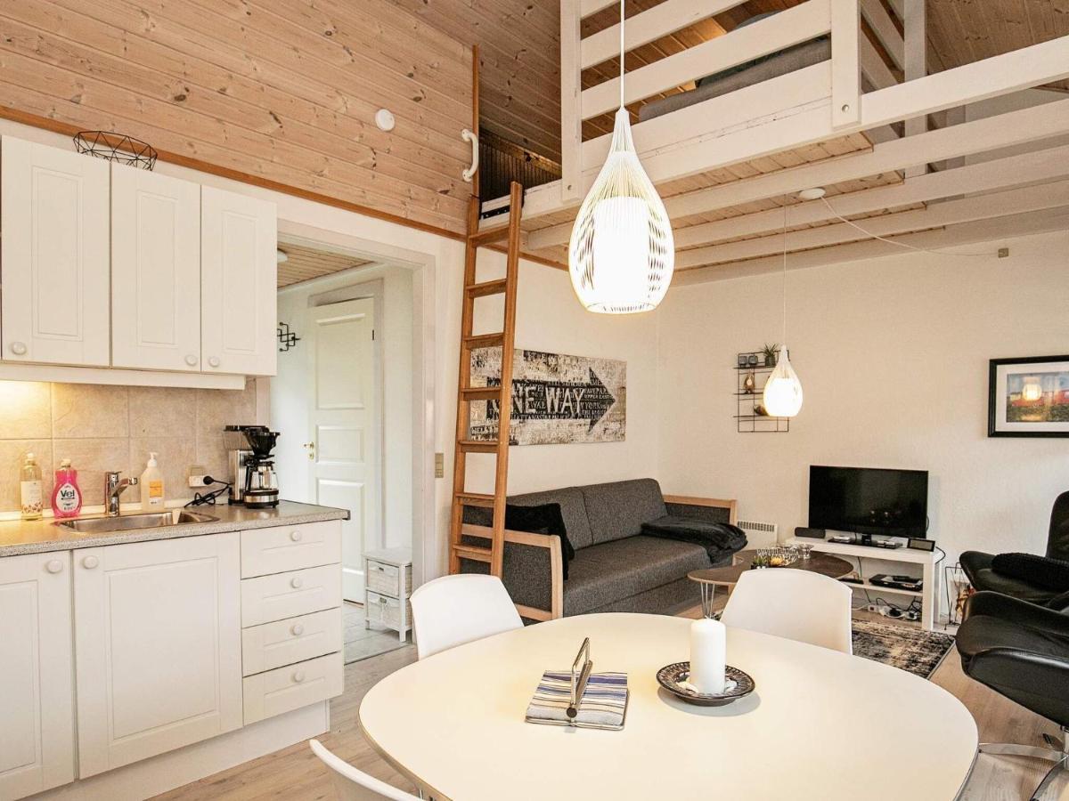 4 Person Holiday Home In R Sk Bing Эрёскёбинг Экстерьер фото